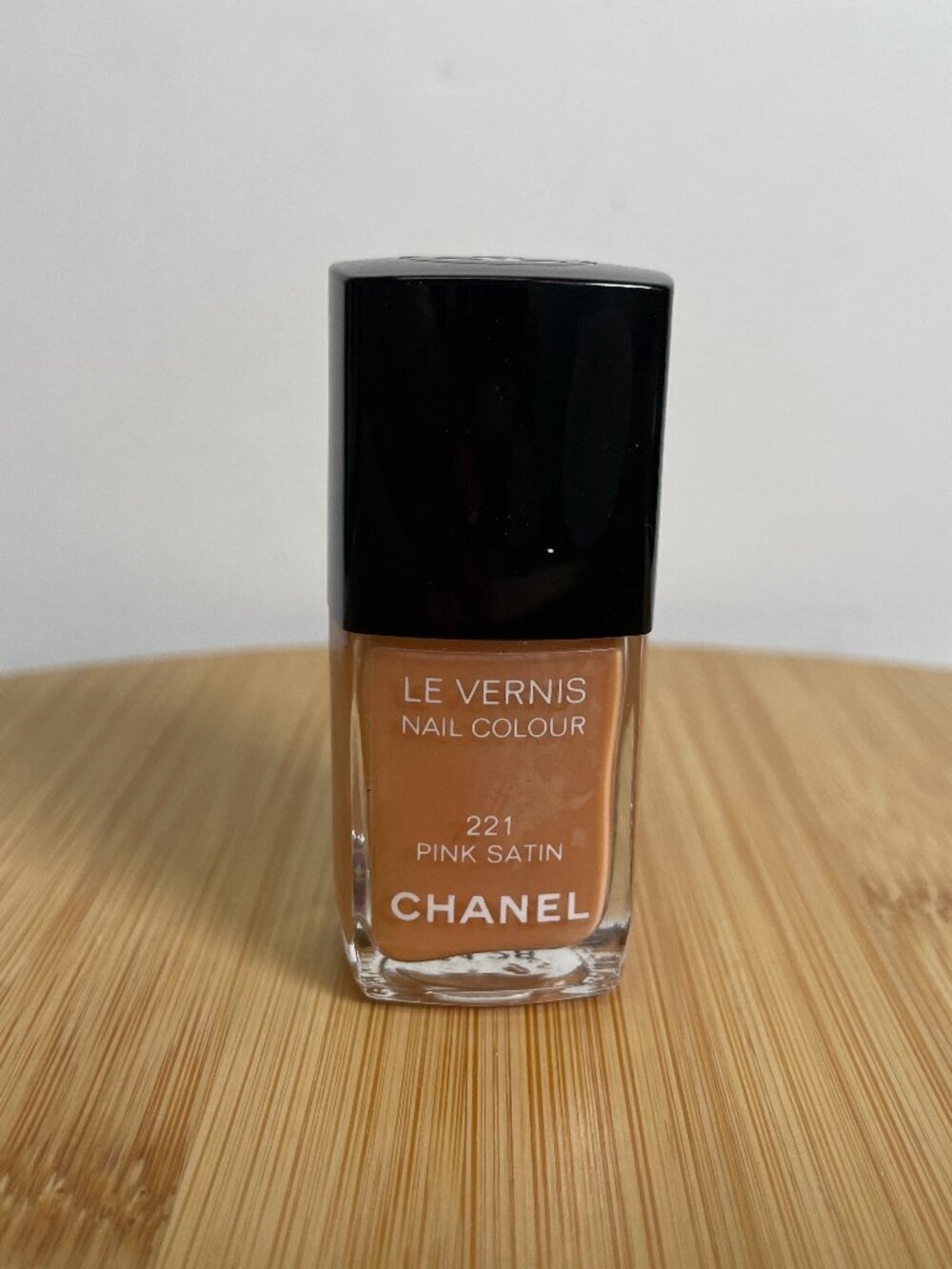 CHANEL Le Vernis Nail Colour Polish 221 Pink Satin Shimmer 13 ml Made in USA